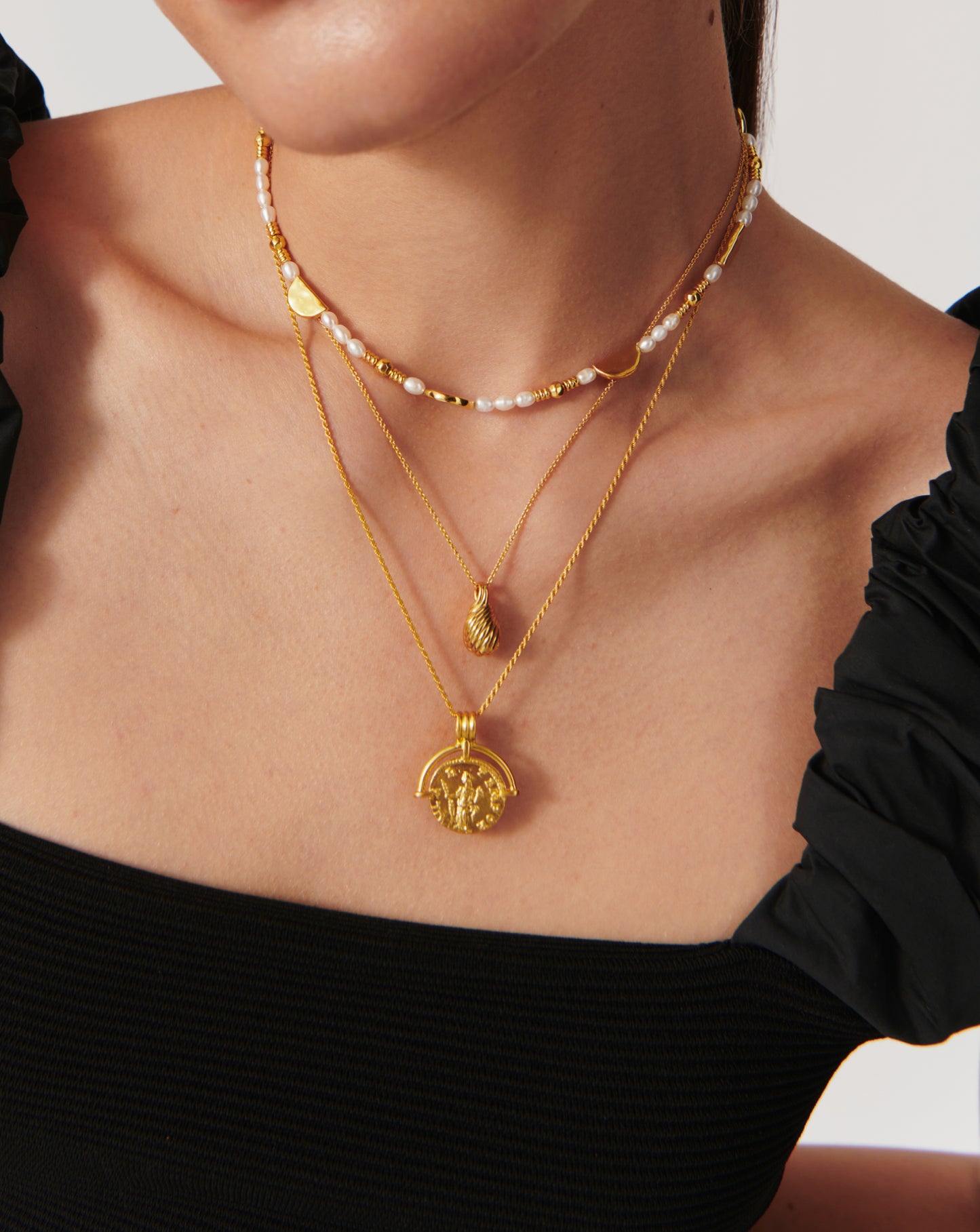 Wavy Ridge Droplet Pendant Necklace