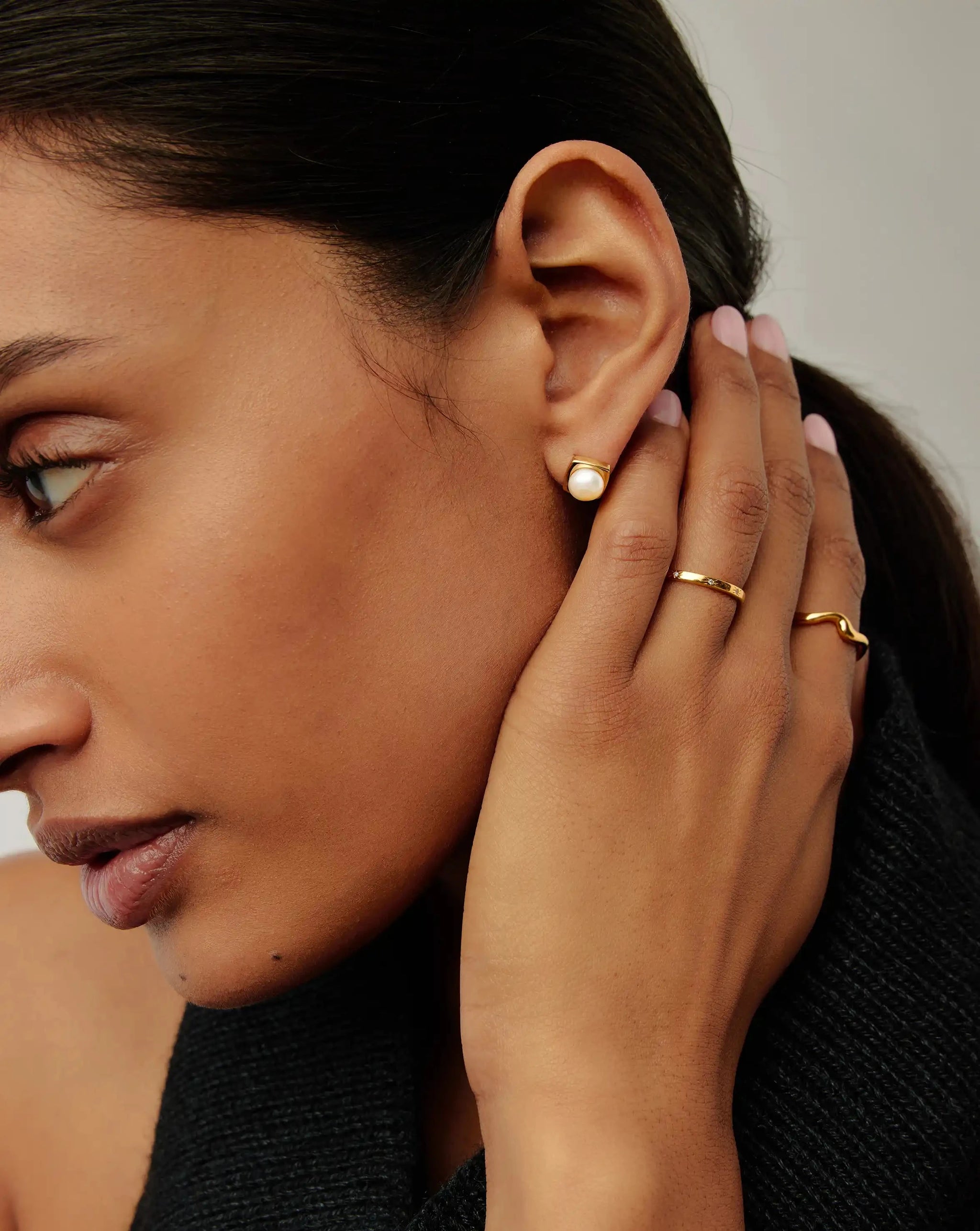 Button Pearl Square Stud Earrings | 18ct Gold Vermeil/Pearl Earrings Missoma