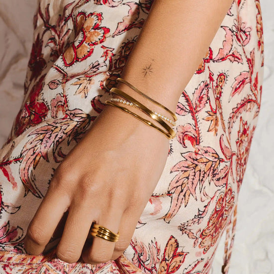 Classic Round Bangle | 18ct Gold Plated Bracelets Missoma