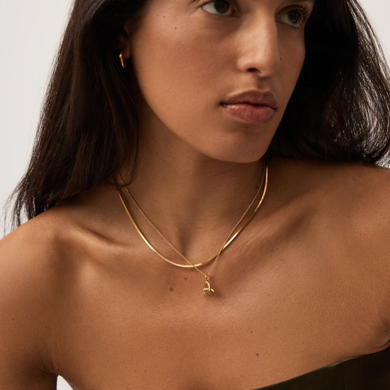 Curly Molten Mini Initial Necklace - A | 18ct Gold Vermeil Necklaces Missoma