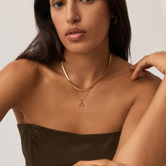 Curly Molten Mini Initial Necklace - C | 18ct Gold Vermeil Necklaces Missoma