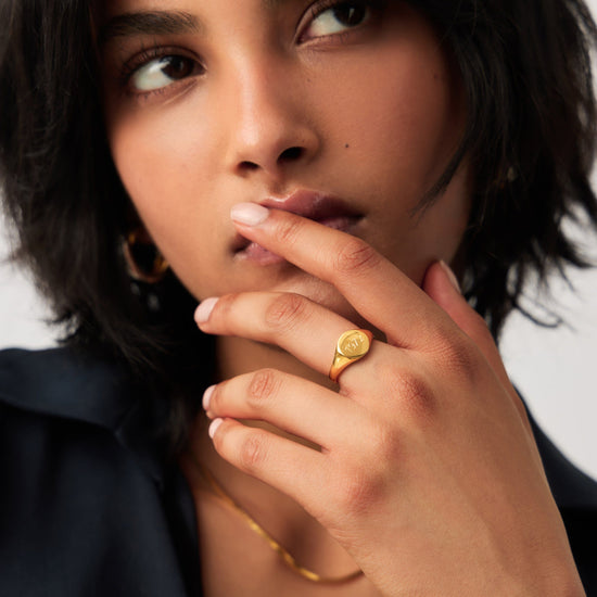 Engravable Round Signet Ring | 18ct Gold Vermeil Rings Missoma