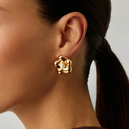 Eny Puffy Daisy Oversized Stud Earrings | 18ct Gold Plated/Pearl Earrings Missoma