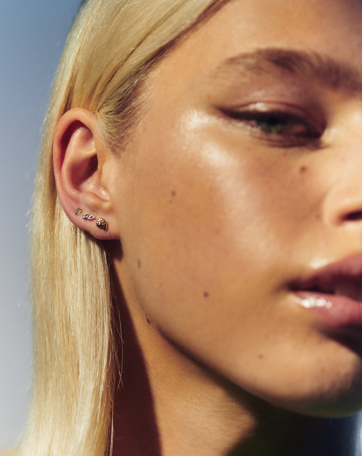 Fine Diamond Heart Stud Earrings Earrings Missoma