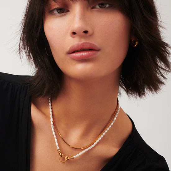 Harris Reed In Good Hands Pearl Pendant Necklace | 18ct Gold Plated/Pearl & Black Onyx Necklaces Missoma