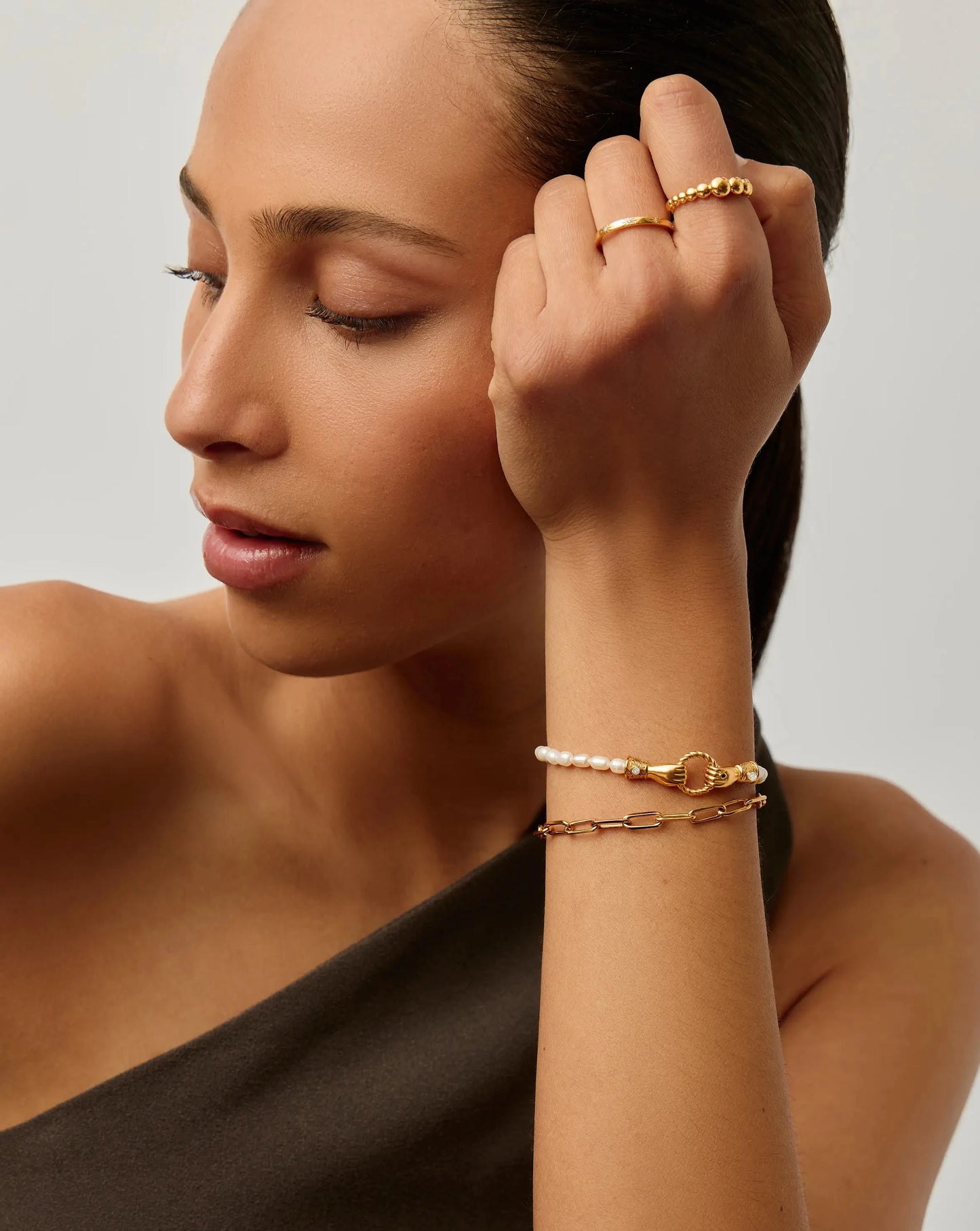 In Good Hands Pearl & Chain Bracelet Set | 18ct Gold Plated / Pearl & Black Onyx Bracelets Missoma