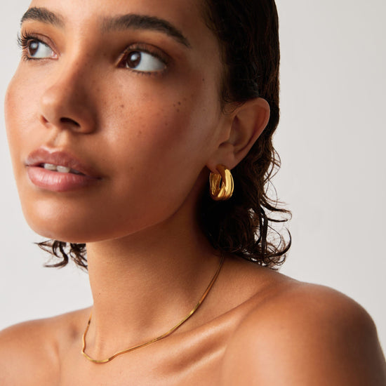 Lucy Williams Chunky Medium Entwine Hoop Earrings | 18ct Gold Plated Earrings Missoma