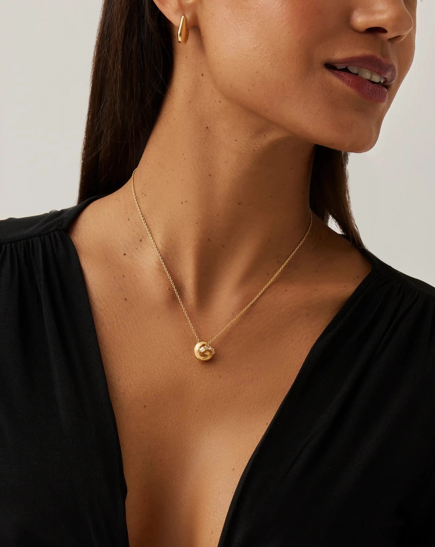 Lucy Williams Pavé Knot Pendant Necklace | 18ct Gold Plated Necklaces Missoma