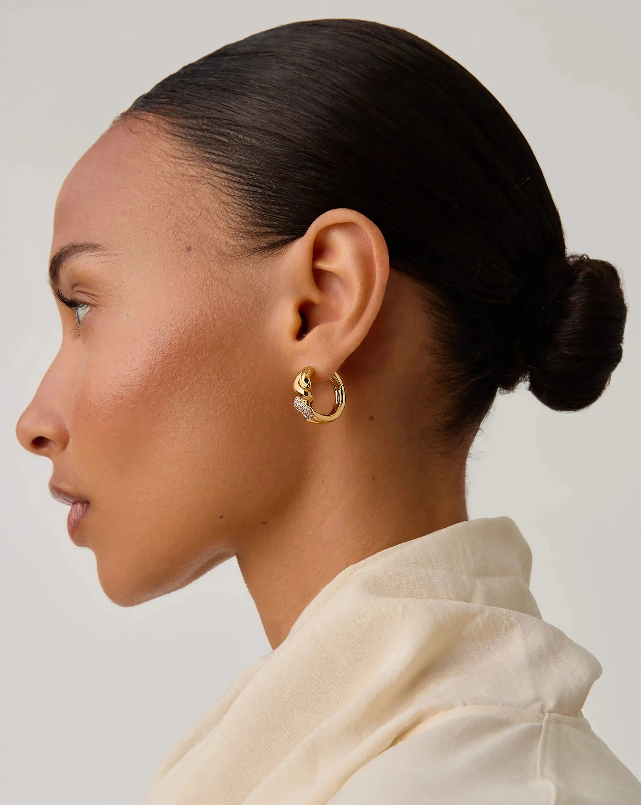 Molten Snow Twisted Small Hoop Earrings | 18ct Gold Plated/Cubic Zirconia Earrings Missoma