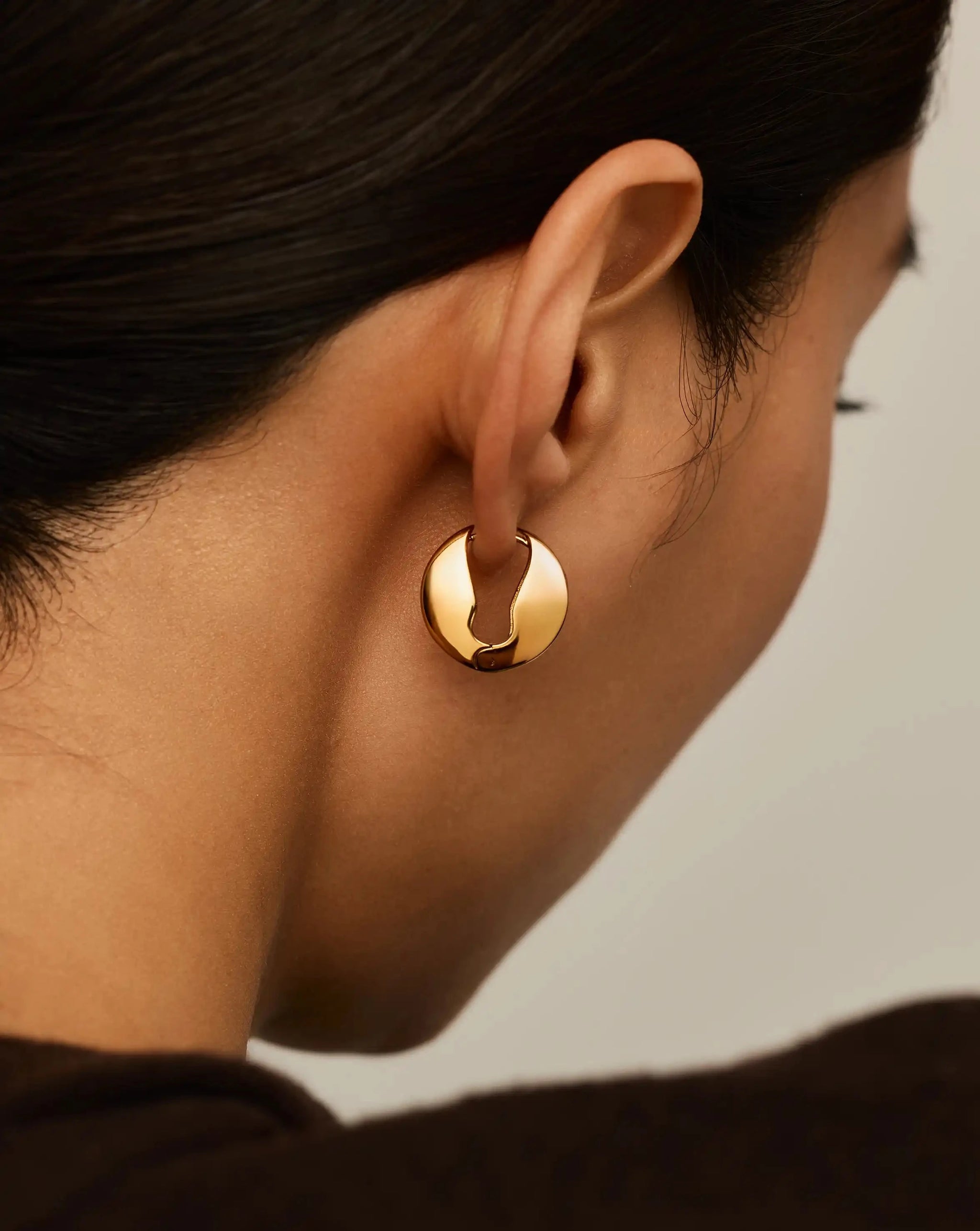 Pebble Hinged Hoop Earrings | 18ct Gold Plated Earrings Missoma