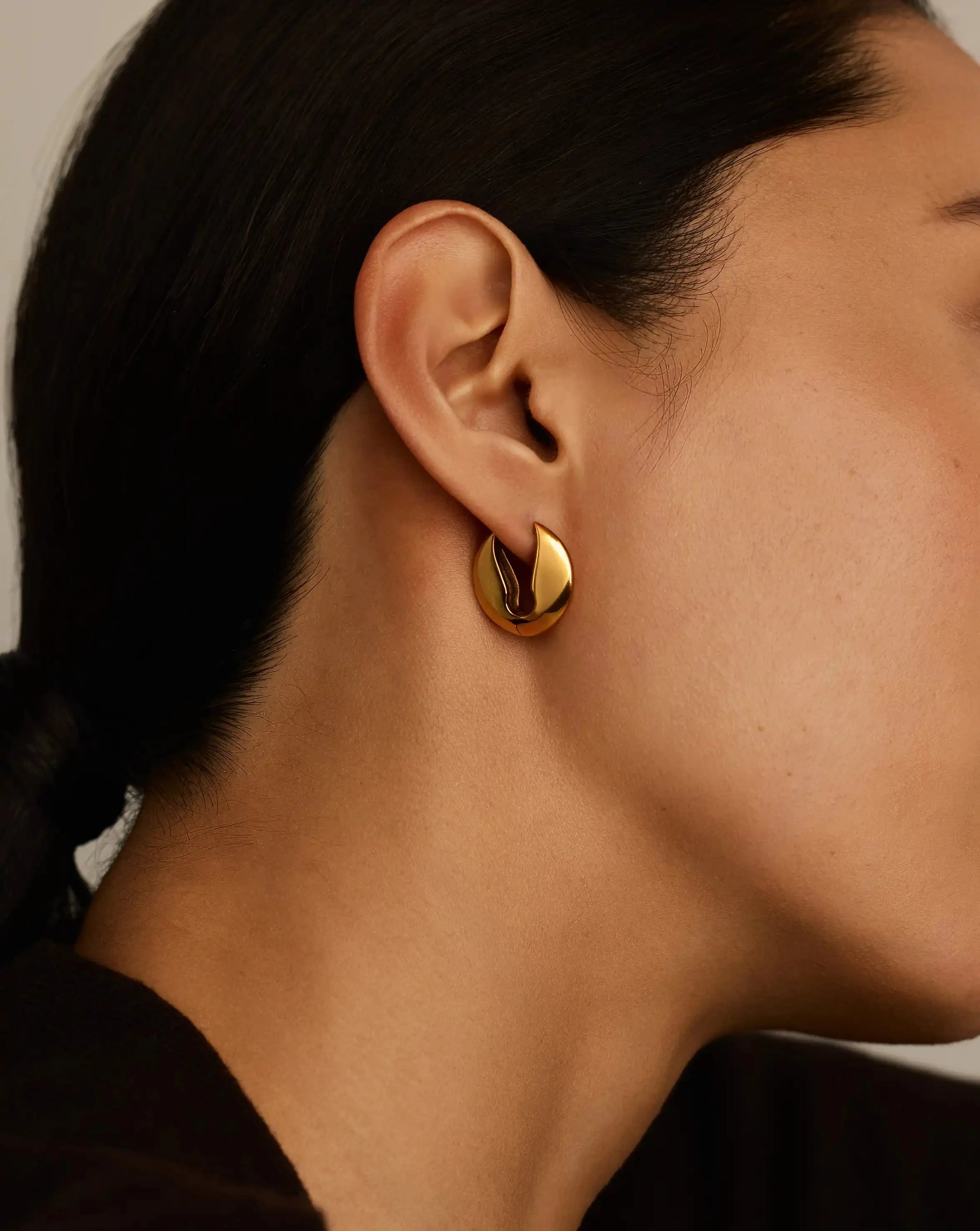 Pebble Hinged Hoop Earrings | 18ct Gold Plated Earrings Missoma
