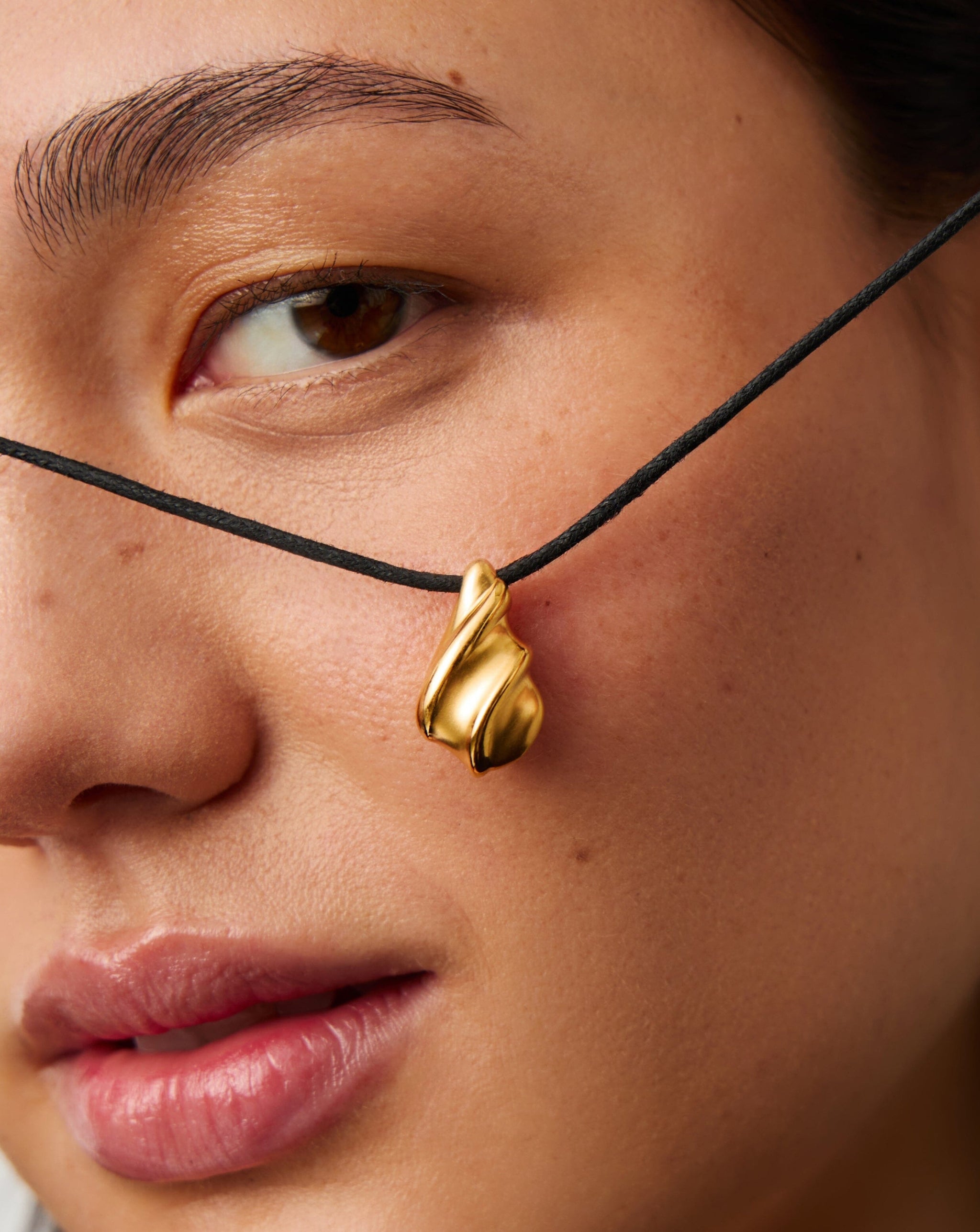 Savi Ridge Droplet Pendant Cord Necklace | 18ct Gold Plated Necklaces Missoma