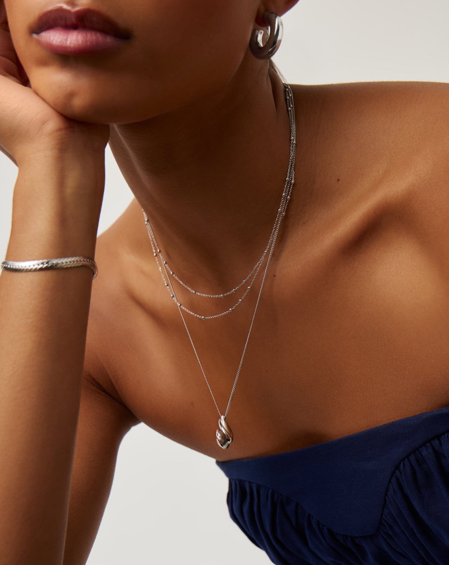 Savi Ridge Droplet Pendant Necklace | Silver Plated Necklaces Missoma