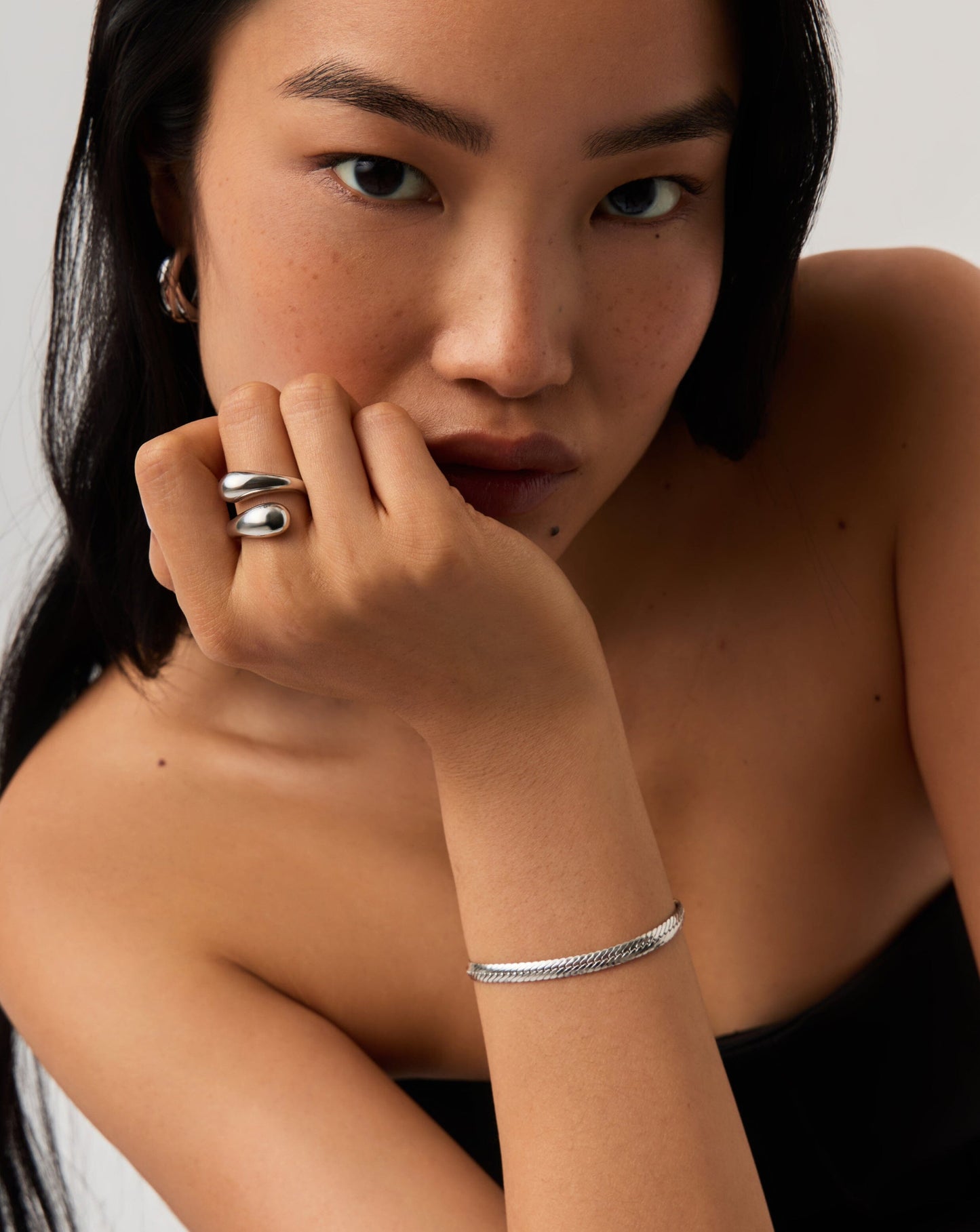 Savi Sculptural Crossover Ring | Sterling Silver Rings Missoma