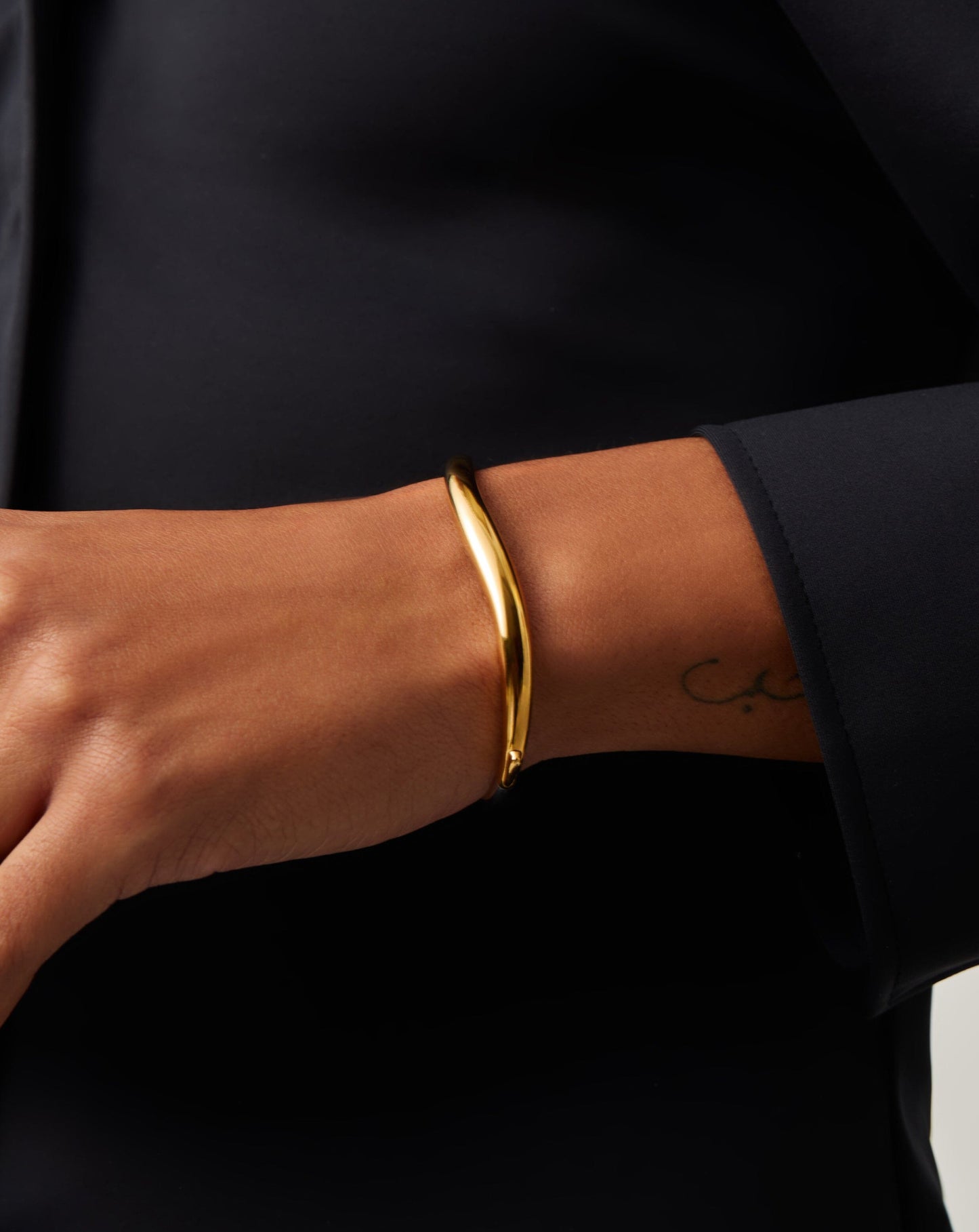 Savi Signature Hinged Bangle | Mix Metal Bracelets Missoma