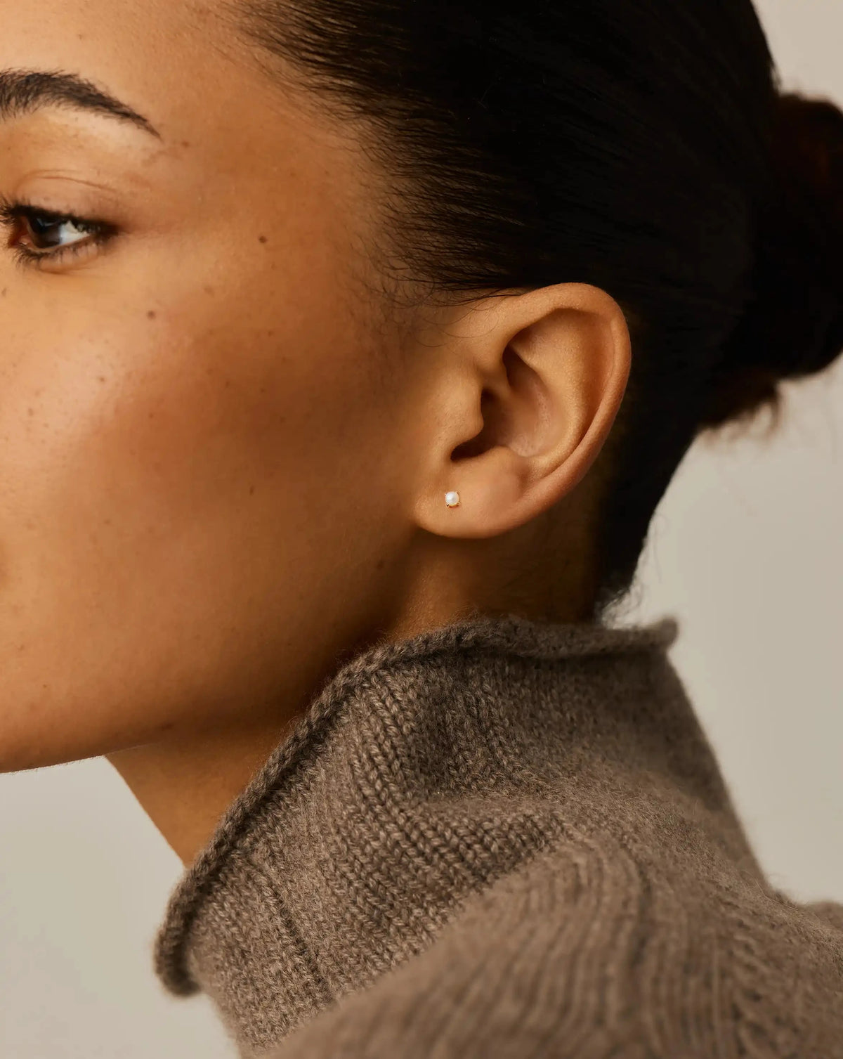 Solid Gold Pearl Stud Earrings | 14ct Solid Gold/Pearl Earrings Missoma