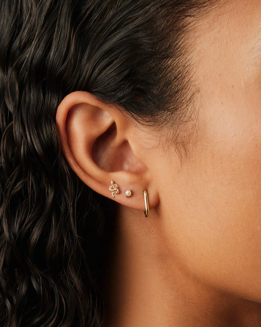 Solid Gold Pearl Stud Earrings | 14ct Solid Gold/Pearl Earrings Missoma