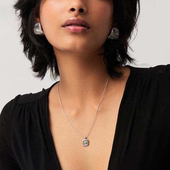 Star Ridge Birthstone Pendant Necklace - Peridot/August Necklaces Missoma