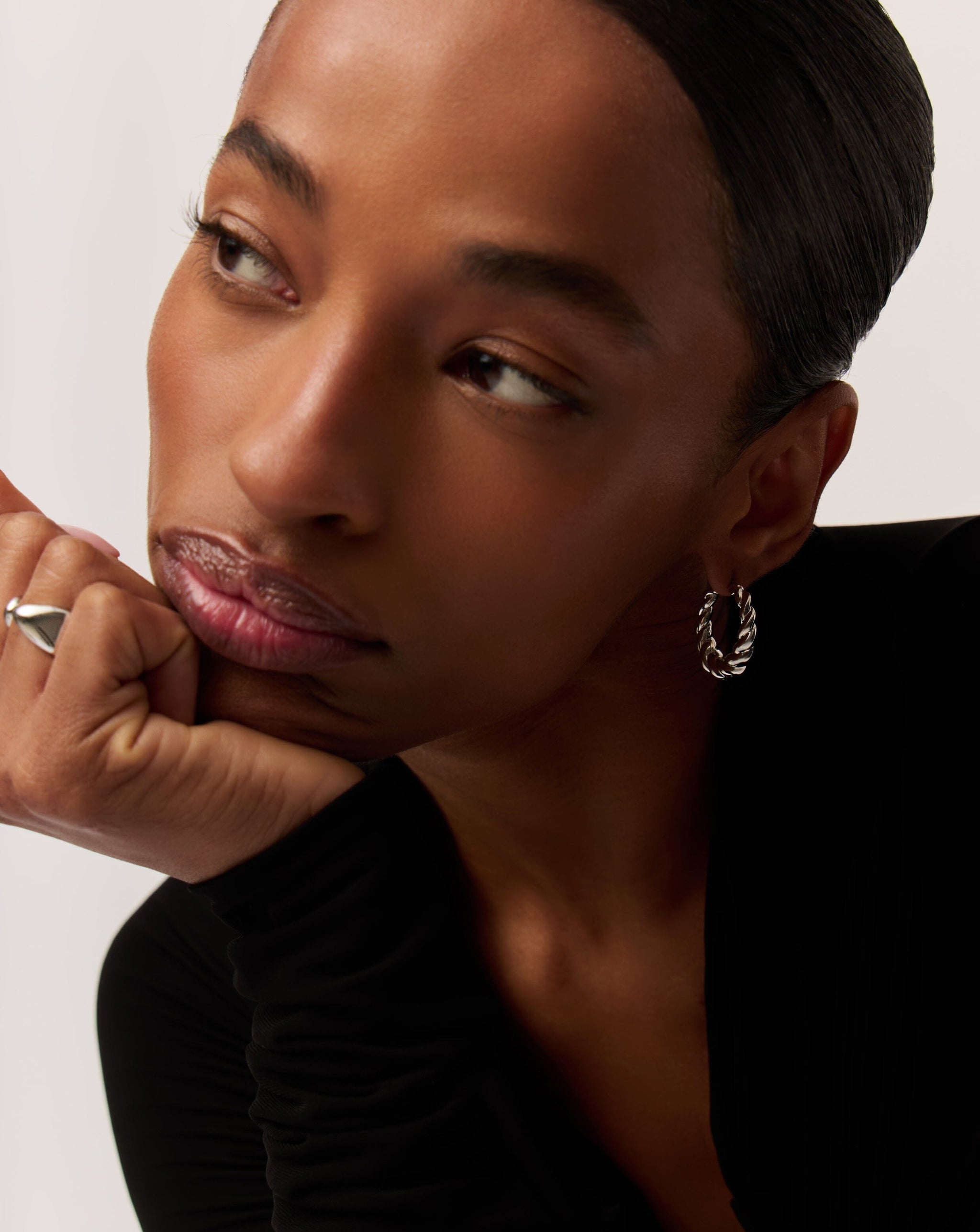 Twisted Tidal Medium Hoop Earrings | Rhodium Plating on Brass Earrings Missoma