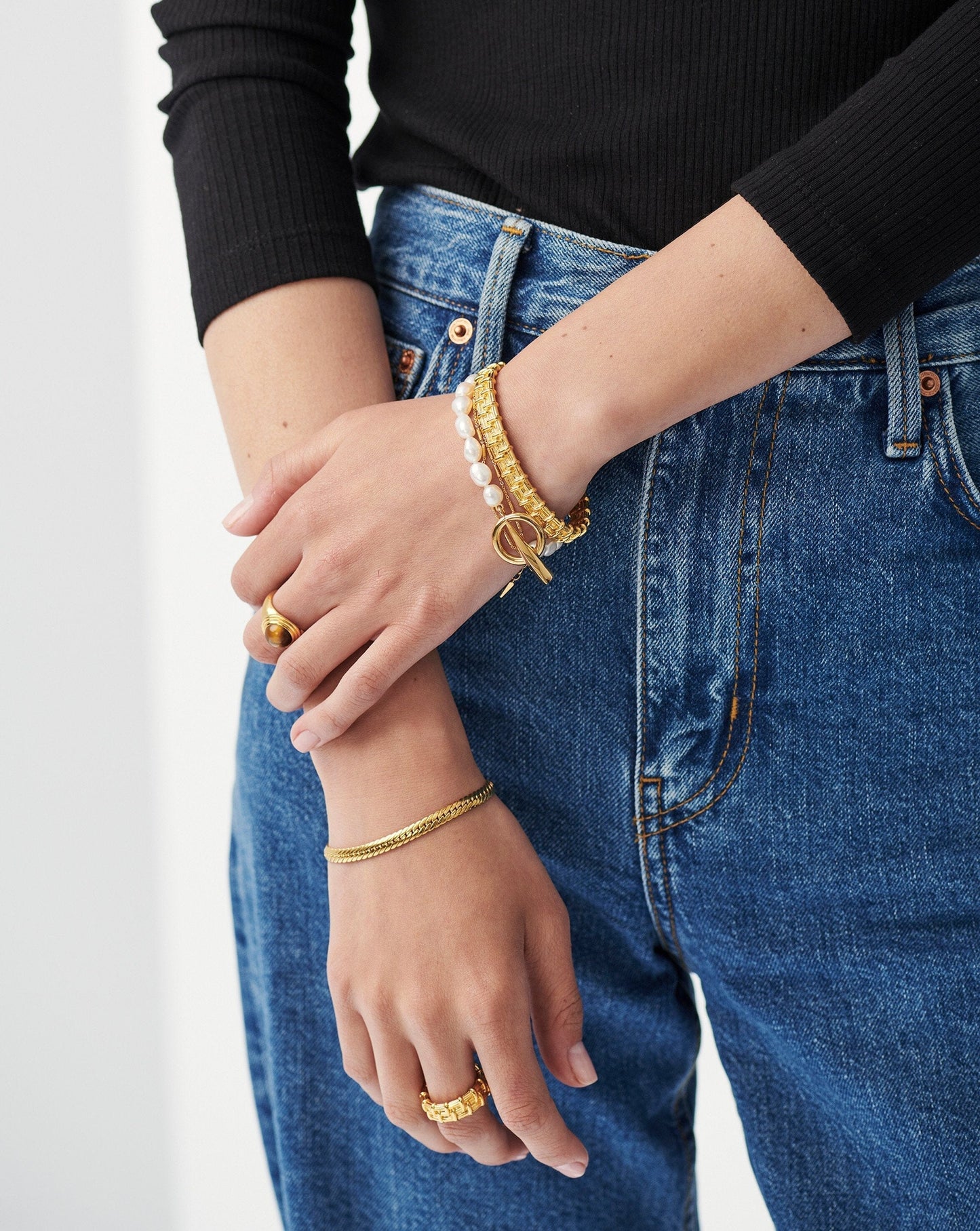 Baroque Pearl Claw T-Bar Bracelet | 18ct Gold Plated Vermeil/Pearl Bracelets Missoma