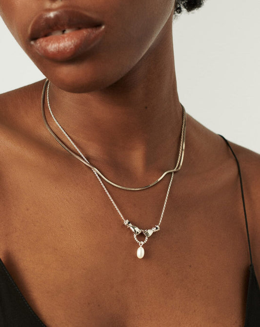 Harris Reed In Good Hands Drop Pendant Necklace | Silver Plated/Pearl & Black Onyx Necklaces Missoma