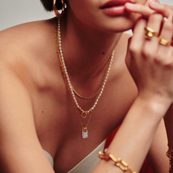 Lena Charm Necklace | 18ct Gold Plated Vermeil/Rainbow Moonstone Necklaces Missoma