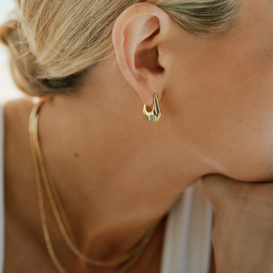 Lucy Williams Arco Small Hoop Earrings | 18ct Gold Plated Vermeil Earrings Missoma