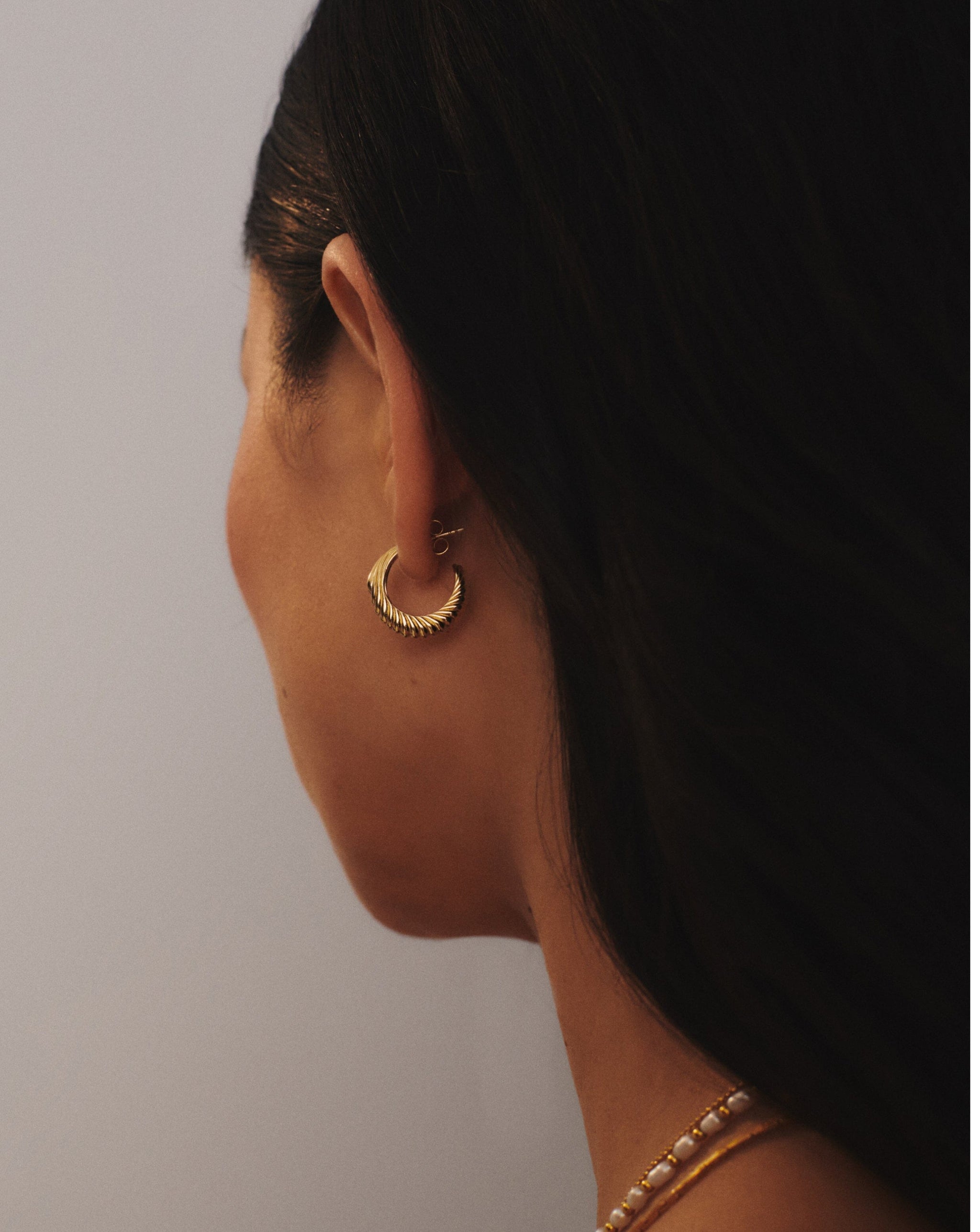 Wavy Ridge Small Hoop Earrings Earrings Missoma