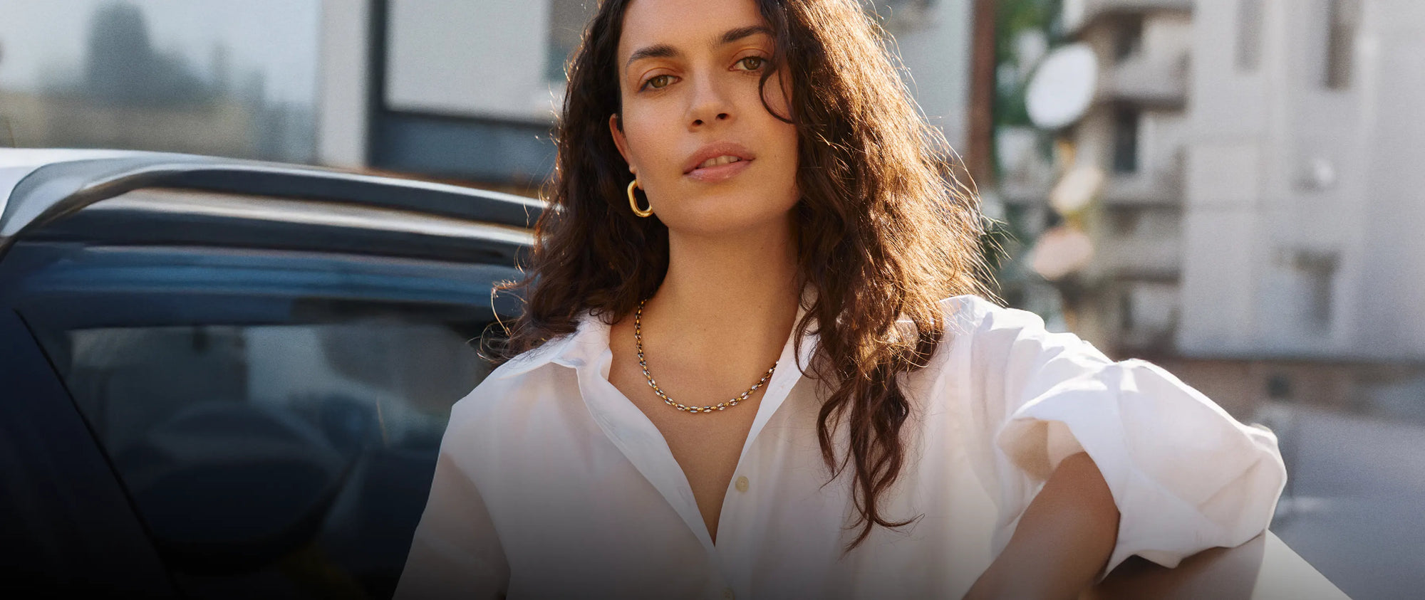 Lucy Williams T Bar Necklace Gold