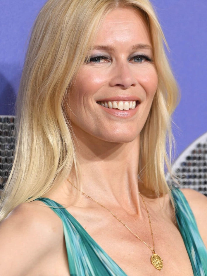 Claudia Schiffer in missoma - gold coin necklace