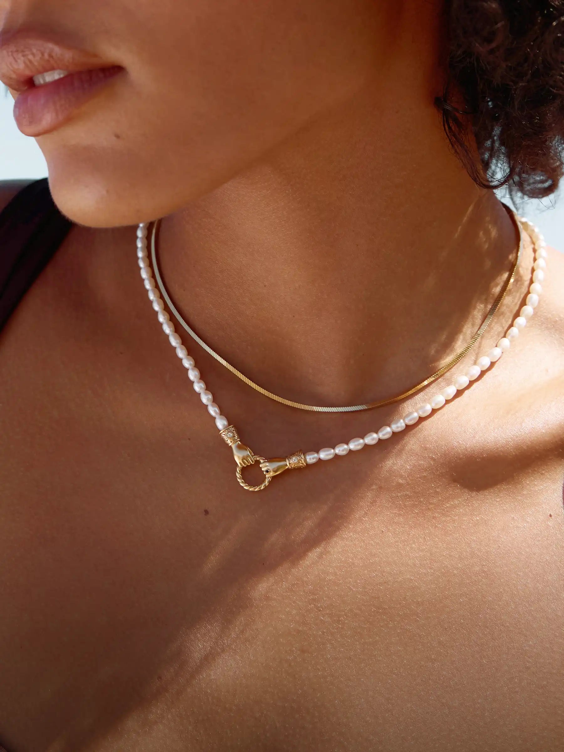 pearl in good hands necklace