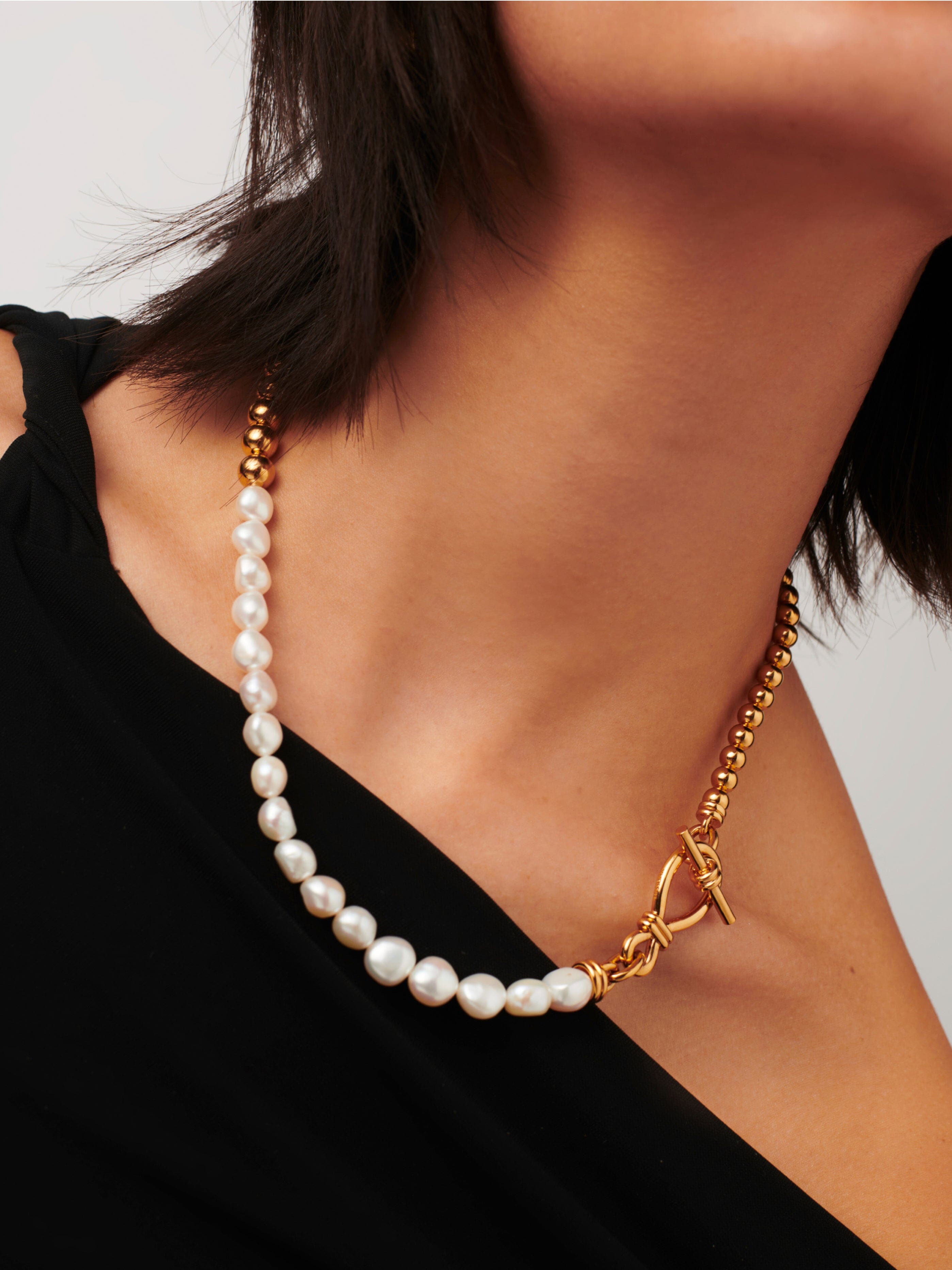 Baroque Pearl Beaded T-Bar Necklace | 18ct Gold Plated/Pearl Necklaces Missoma 