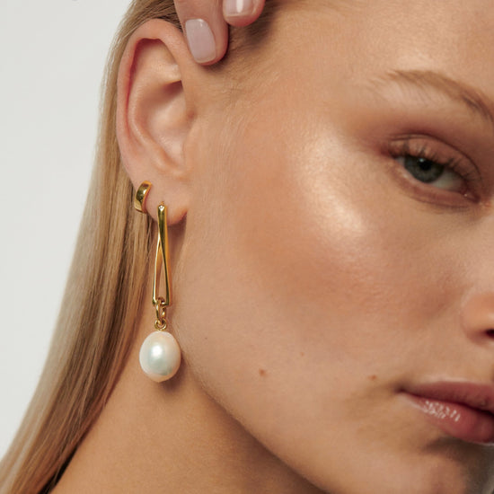 Baroque Pearl Twisted Drop Earrings | 18ct Gold Plated/Pearl Earrings Missoma 