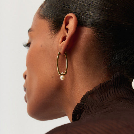 Button Pearl Ovate Hoop Earrings | 18ct Gold Plated/Pearl Earrings Missoma 