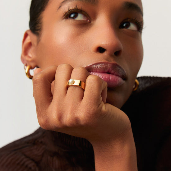 Button Pearl Square Chunky Ring | 18ct Gold Plated Vermeil/Pearl Rings Missoma 