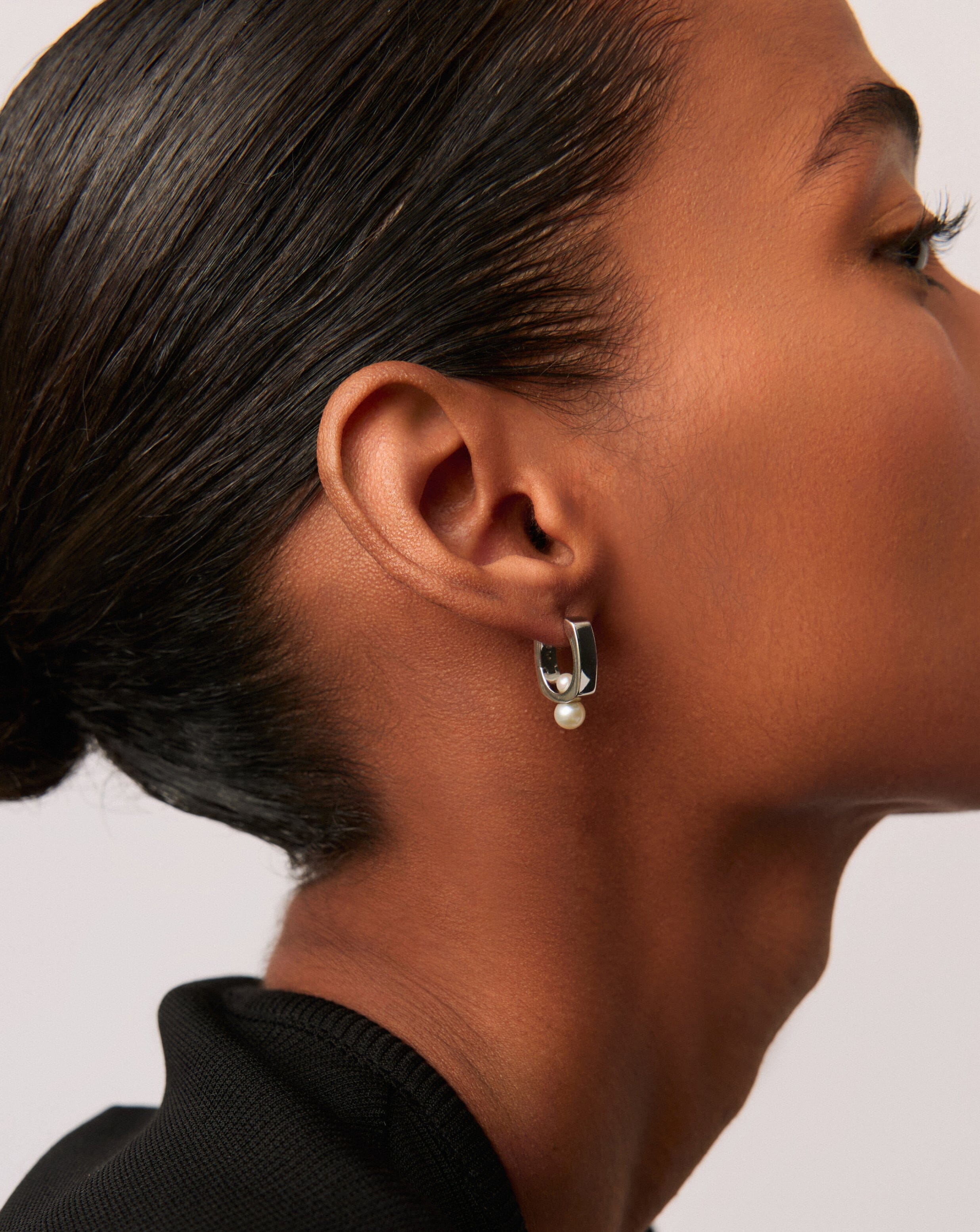 Button Pearl Square Hoop Earrings | Sterling Silver/Pearl Earrings Missoma 