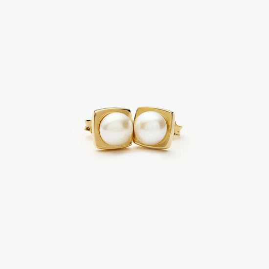 Button Pearl Square Stud Earrings | 18ct Gold Vermeil/Pearl Earrings Missoma 