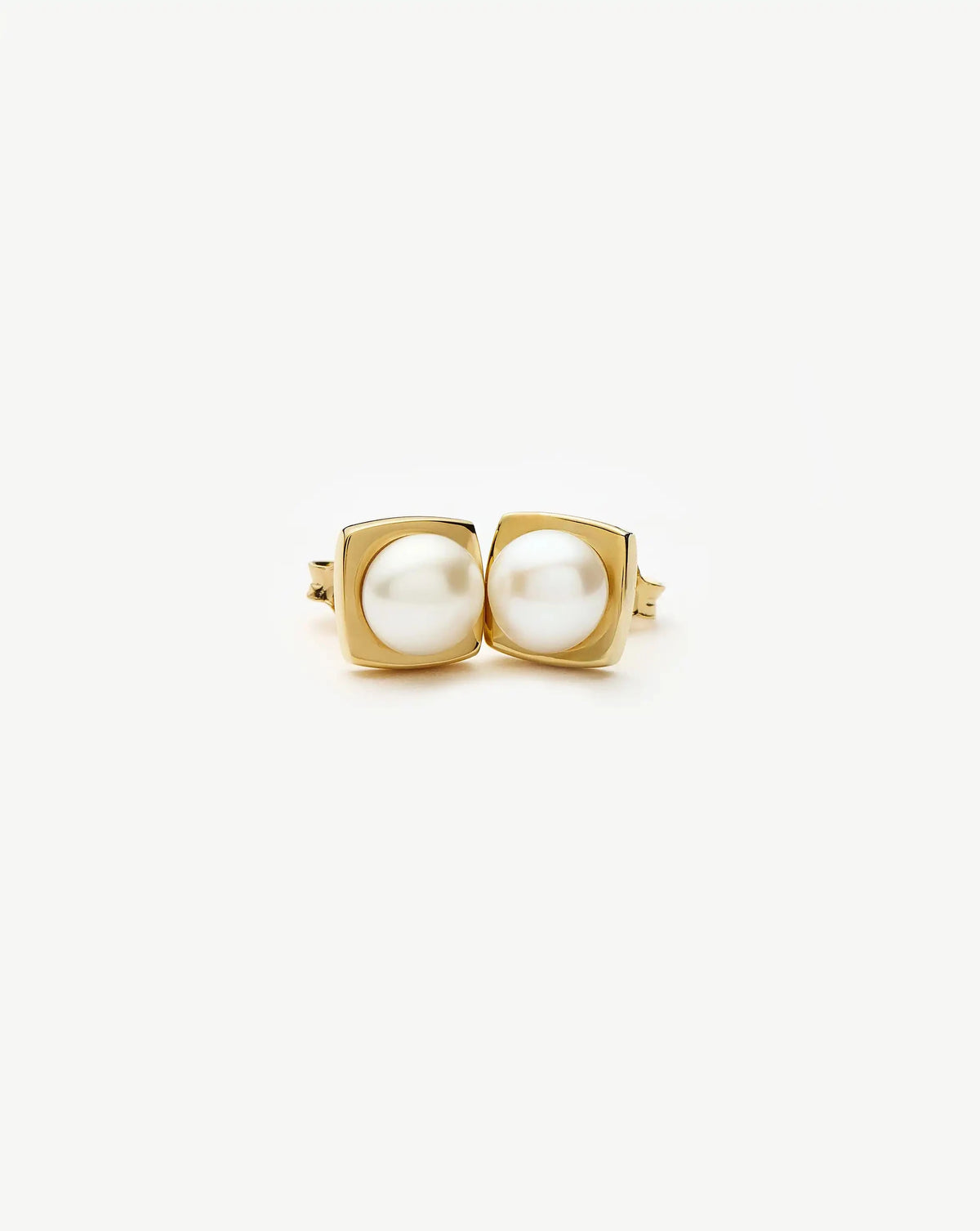 Button Pearl Square Stud Earrings | 18ct Gold Vermeil/Pearl Earrings Missoma 