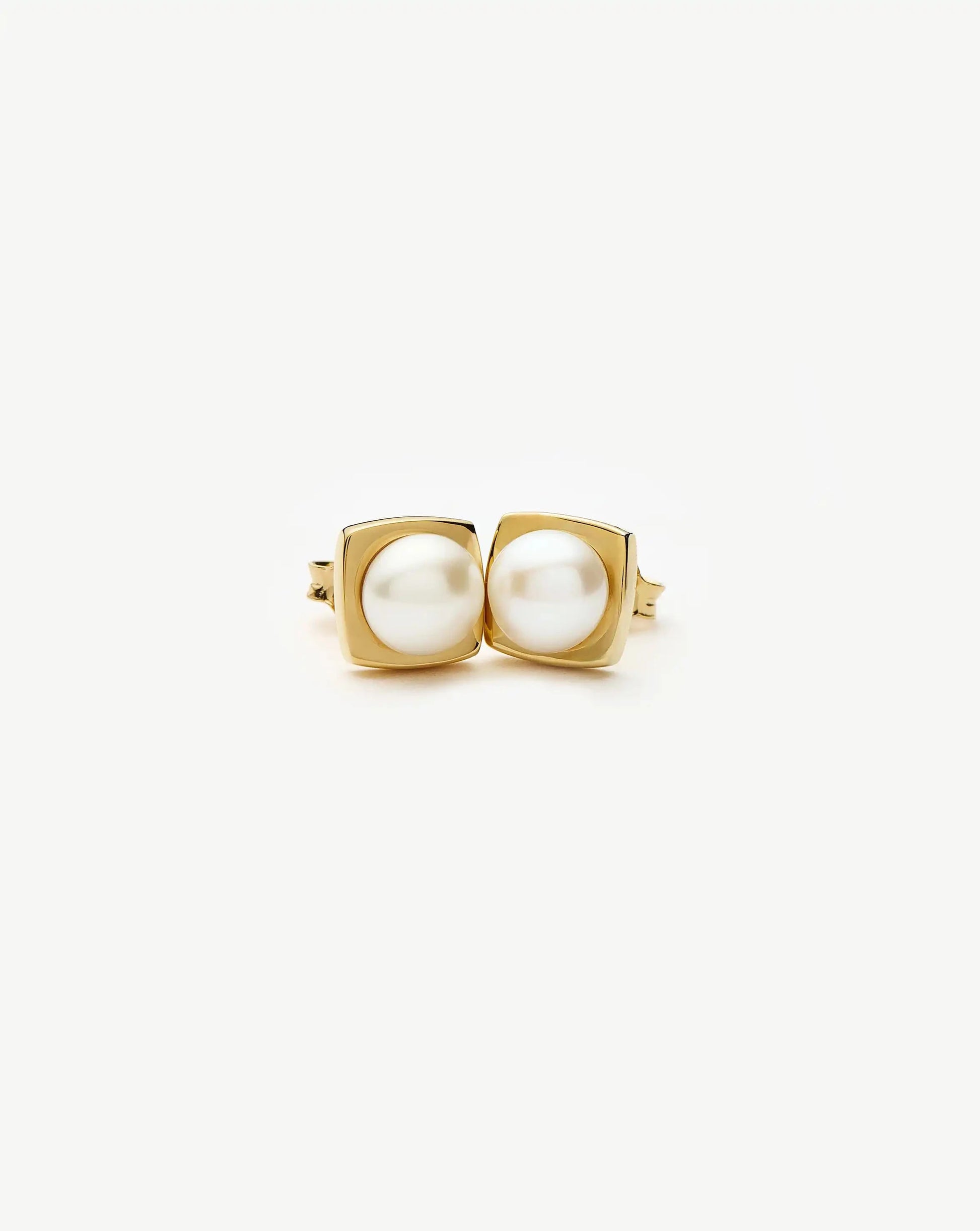 Button Pearl Square Stud Earrings | 18ct Gold Vermeil/Pearl Earrings Missoma 