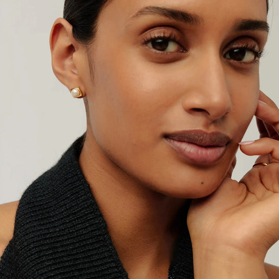 Button Pearl Square Stud Earrings | 18ct Gold Vermeil/Pearl Earrings Missoma 