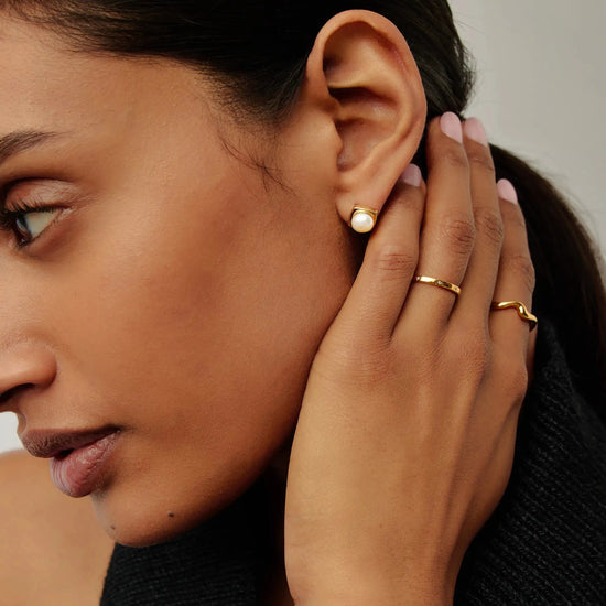 Button Pearl Square Stud Earrings | 18ct Gold Vermeil/Pearl Earrings Missoma 