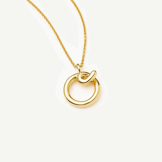 Curly Molten Initial Pendant Necklace - O | 18ct Gold Vermeil Necklaces Missoma 