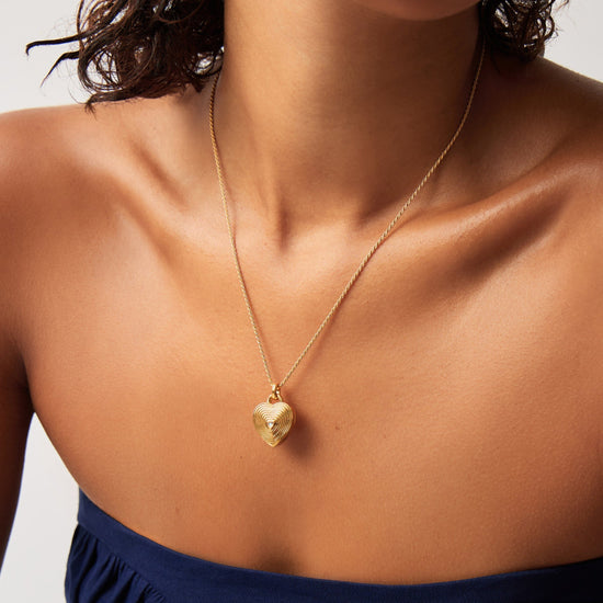 Engravable Heart Ridge Locket Pendant Necklace | 18ct Gold Vermeil/Rainbow Moonstone Necklaces Missoma 