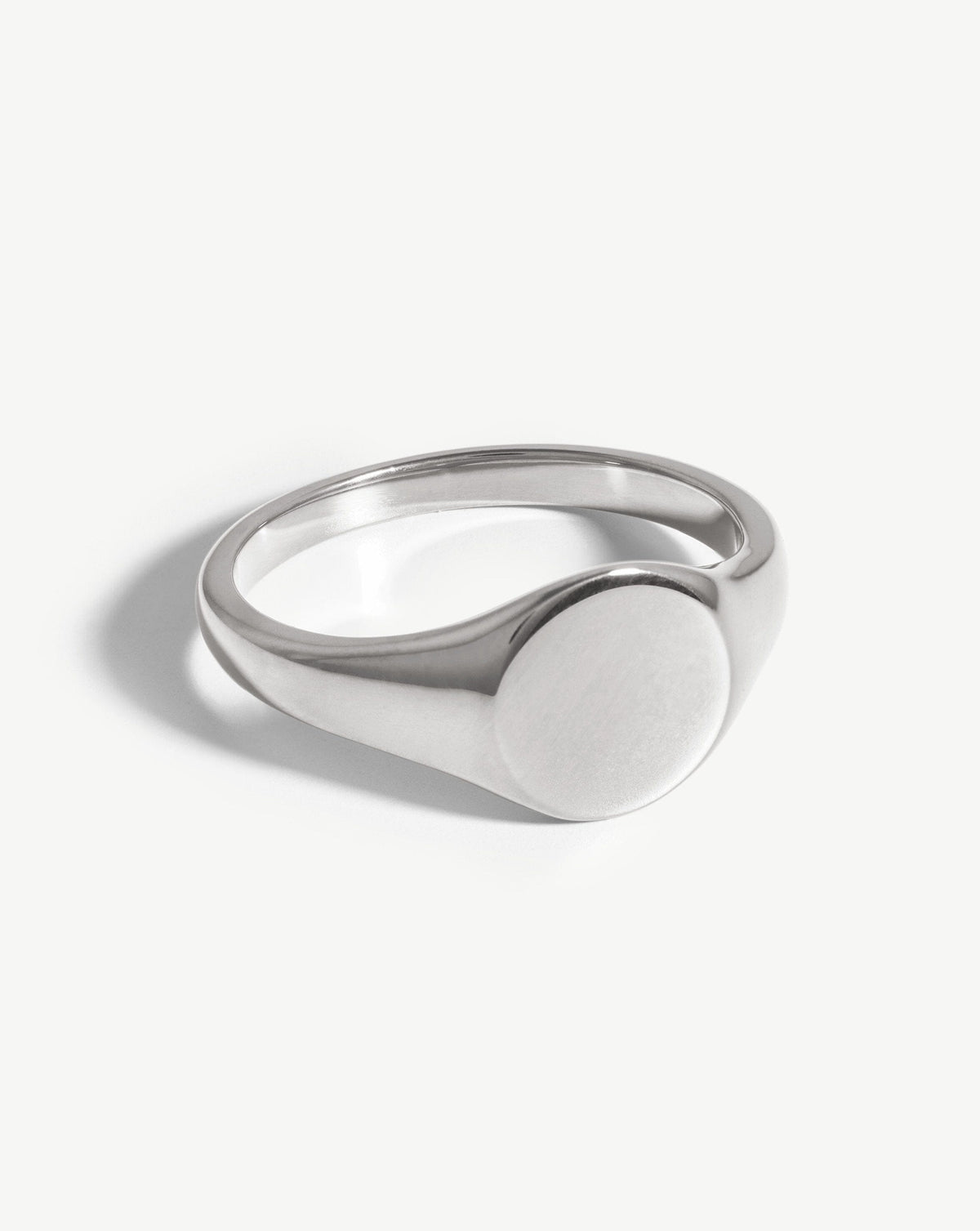 Engravable Round Signet Ring Plated