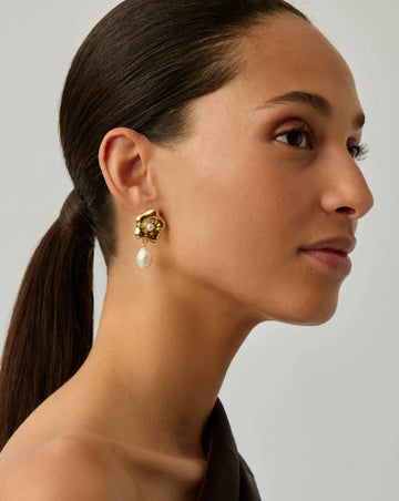 Eny Puffy Daisy Pearl Drop Earrings | 18ct Gold Plated/Pearl Earrings Missoma 