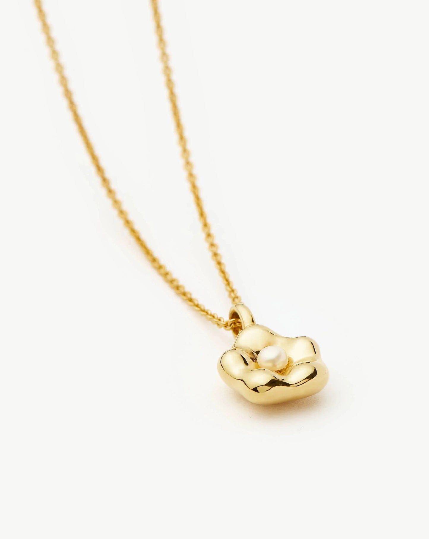 Eny Puffy Daisy Pendant Necklace | 18ct Gold Plated/Pearl Necklaces Missoma 