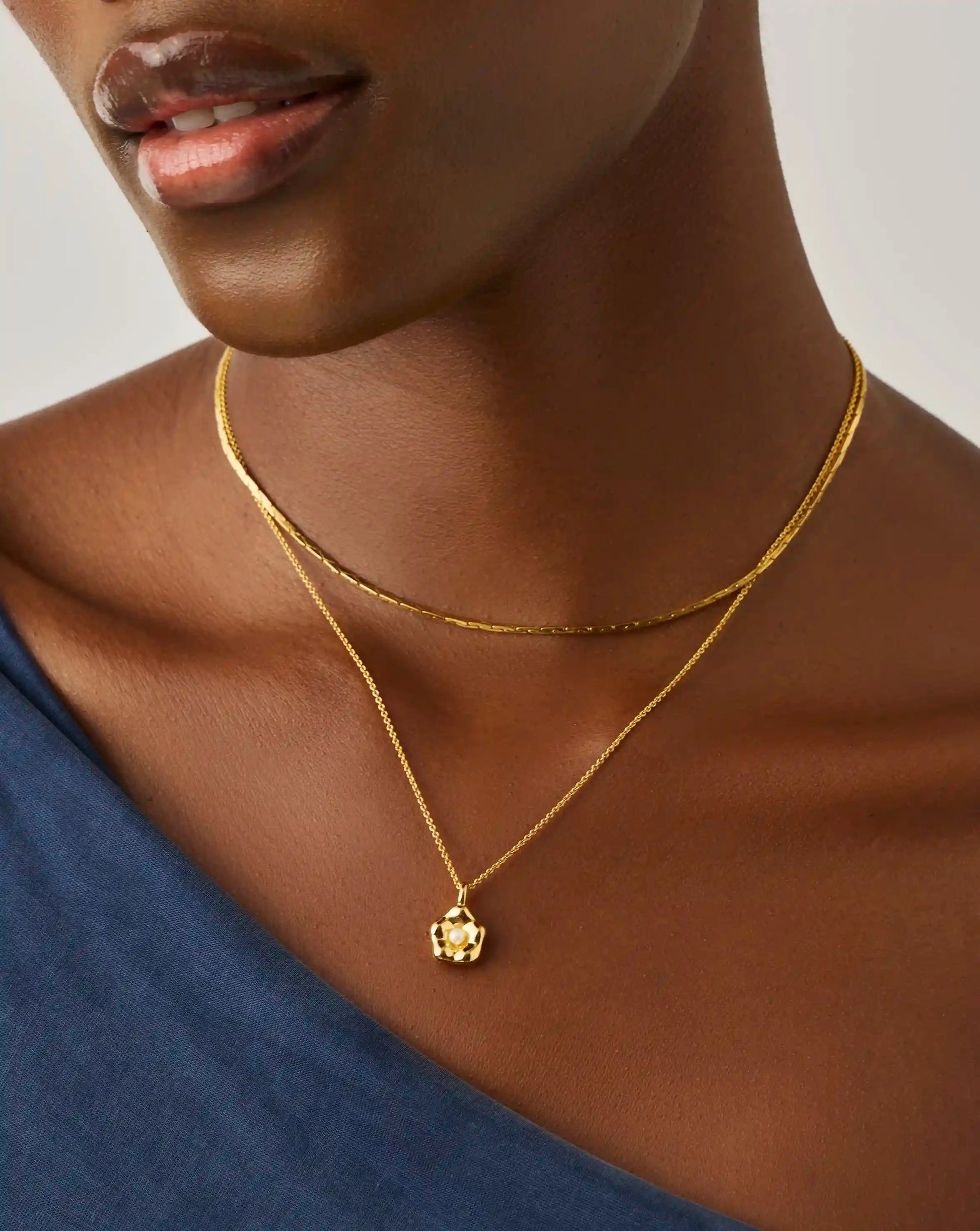 Eny Puffy Daisy Pendant Necklace | 18ct Gold Plated/Pearl Necklaces Missoma 