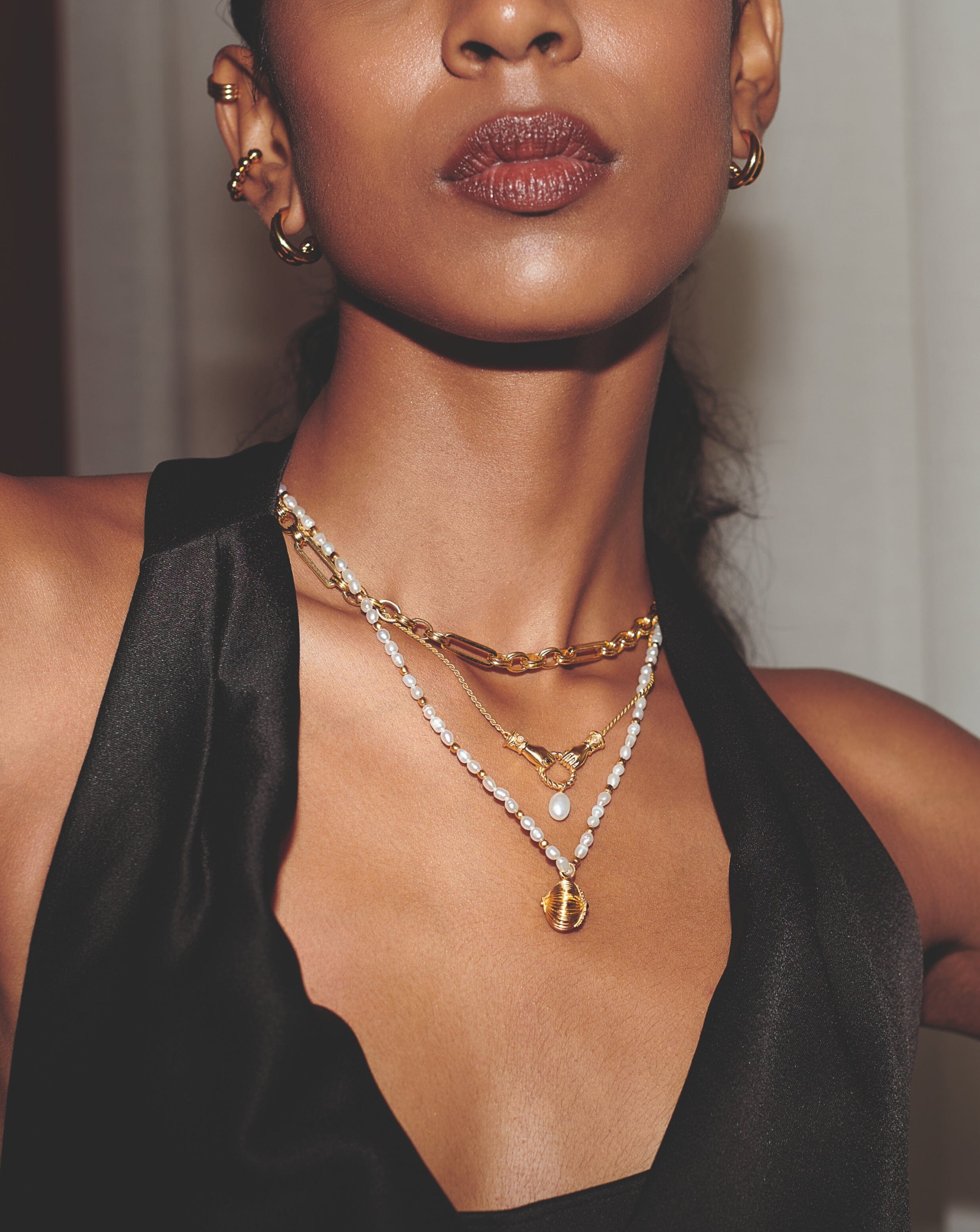 Harris Reed In Good Hands Drop Pendant Necklace | 18ct Gold Plated/Pearl & Black Onyx Necklaces Missoma 