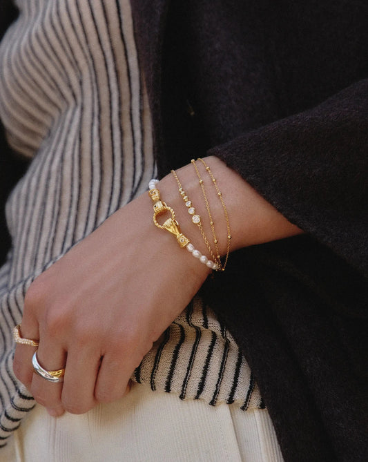 Harris Reed In Good Hands Pearl Bracelet | 18ct Gold Plated/Pearl & Black Onyx Bracelets Missoma 