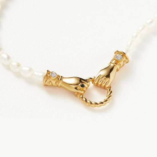 Harris Reed Medium In Good Hands Pearl Pendant Necklace Necklaces Missoma 